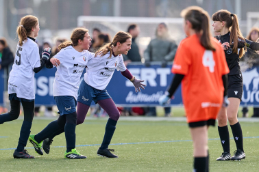Partidos de las finales de consolación, mixta y femenina del Torneo Interescolar de Tajonar 2025 con la entrega de trofeos y premios
