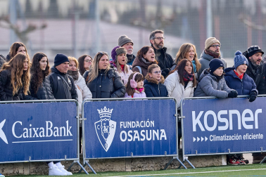 Partidos de las finales de consolación, mixta y femenina del Torneo Interescolar de Tajonar 2025 con la entrega de trofeos y premios