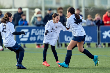 Partidos de las finales de consolación, mixta y femenina del Torneo Interescolar de Tajonar 2025 con la entrega de trofeos y premios