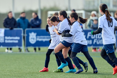 Partidos de las finales de consolación, mixta y femenina del Torneo Interescolar de Tajonar 2025 con la entrega de trofeos y premios