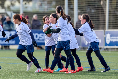 Partidos de las finales de consolación, mixta y femenina del Torneo Interescolar de Tajonar 2025 con la entrega de trofeos y premios