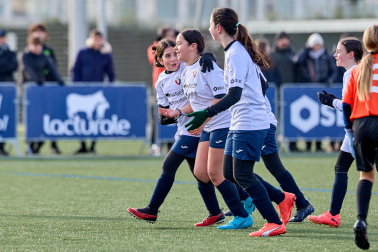 Partidos de las finales de consolación, mixta y femenina del Torneo Interescolar de Tajonar 2025 con la entrega de trofeos y premios