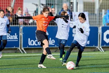 Partidos de las finales de consolación, mixta y femenina del Torneo Interescolar de Tajonar 2025 con la entrega de trofeos y premios