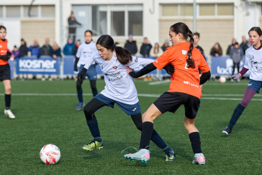 Partidos de las finales de consolación, mixta y femenina del Torneo Interescolar de Tajonar 2025 con la entrega de trofeos y premios