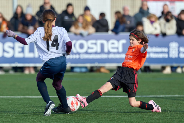 Partidos de las finales de consolación, mixta y femenina del Torneo Interescolar de Tajonar 2025 con la entrega de trofeos y premios
