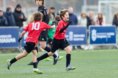 Partidos de las finales de consolación, mixta y femenina del Torneo Interescolar de Tajonar 2025 con la entrega de trofeos y premios