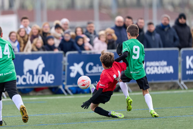 Partidos de las finales de consolación, mixta y femenina del Torneo Interescolar de Tajonar 2025 con la entrega de trofeos y premios