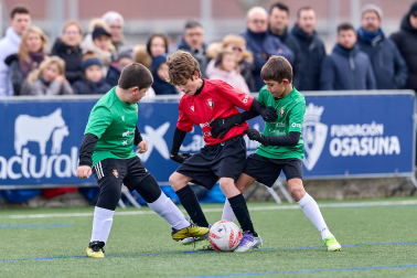 Partidos de las finales de consolación, mixta y femenina del Torneo Interescolar de Tajonar 2025 con la entrega de trofeos y premios