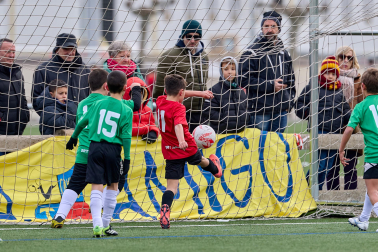 Partidos de las finales de consolación, mixta y femenina del Torneo Interescolar de Tajonar 2025 con la entrega de trofeos y premios