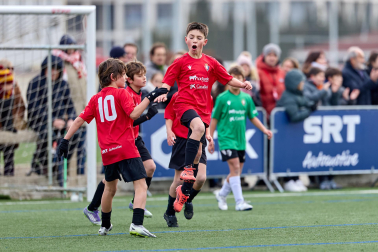 Partidos de las finales de consolación, mixta y femenina del Torneo Interescolar de Tajonar 2025 con la entrega de trofeos y premios