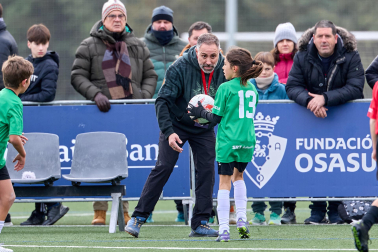 Partidos de las finales de consolación, mixta y femenina del Torneo Interescolar de Tajonar 2025 con la entrega de trofeos y premios