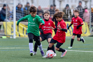 Partidos de las finales de consolación, mixta y femenina del Torneo Interescolar de Tajonar 2025 con la entrega de trofeos y premios