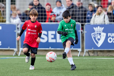 Partidos de las finales de consolación, mixta y femenina del Torneo Interescolar de Tajonar 2025 con la entrega de trofeos y premios