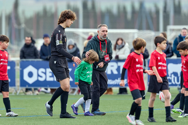 Partidos de las finales de consolación, mixta y femenina del Torneo Interescolar de Tajonar 2025 con la entrega de trofeos y premios