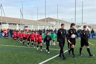 Partidos de las finales de consolación, mixta y femenina del Torneo Interescolar de Tajonar 2025 con la entrega de trofeos y premios