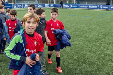 Partidos de las finales de consolación, mixta y femenina del Torneo Interescolar de Tajonar 2025 con la entrega de trofeos y premios