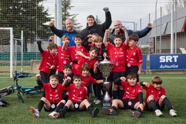 Partidos de las finales de consolación, mixta y femenina del Torneo Interescolar de Tajonar 2025 con la entrega de trofeos y premios