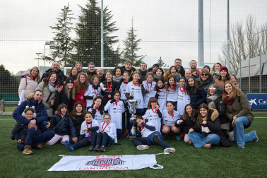 Partidos de las finales de consolación, mixta y femenina del Torneo Interescolar de Tajonar 2025 con la entrega de trofeos y premios