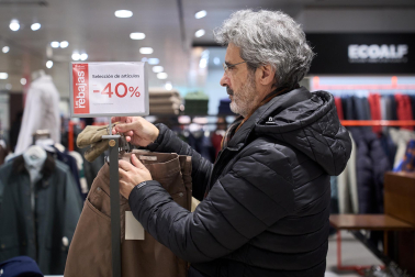 Comienzo de las rebajas de enero en Pamplona