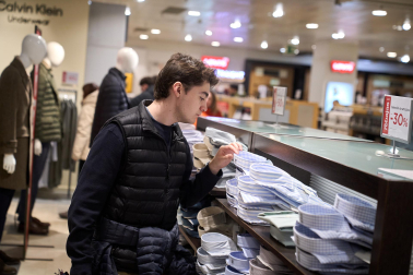 Comienzo de las rebajas de enero en Pamplona