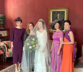 Peluquería Marian Resano ofrece un amplio catálogo de servicios de bodas: Recogidos de todos los estilos, peinados y maquillaje