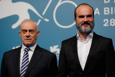 Jesús Alegría y su hijo Oskar, en el Festival de Venecia donde presentaron 'Zumiriki'