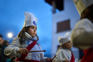 Fotos de San Saastin en Lakuntza, inicio de las fiestas de San Sebastián con tamborrada en la localidad
