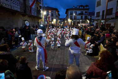 Fotos de San Saastin en Lakuntza, inicio de las fiestas de San Sebastián con tamborrada en la localidad