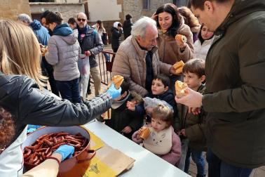 Fotos de la bendición y rifa del cuto en Artajona.
