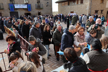 Fotos de la bendición y rifa del cuto en Artajona.