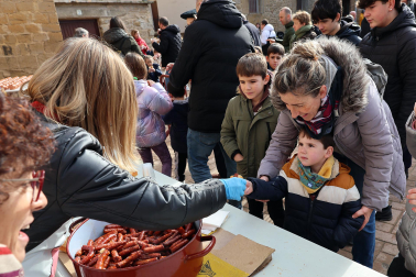 Fotos de la bendición y rifa del cuto en Artajona.