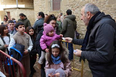 Fotos de la bendición y rifa del cuto en Artajona.