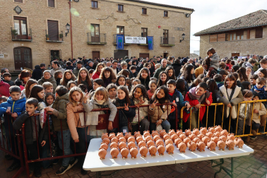 Fotos de la bendición y rifa del cuto en Artajona.