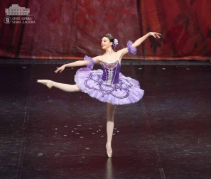 Amaia Erice, interpretando 'Paquita' durante su etapa en la Ópera Estatal Stara Zagora de Bulgaria