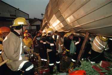 Los vagones segundo y tercero del convoy volcaron y sus viajeros fueron los más afectados por el accidente.