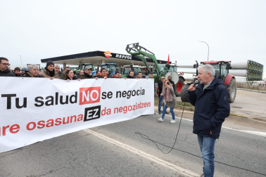 Fotos de los cortes de carreteras en Castejón y Ribaforada por loa agricultores