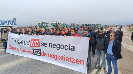 Vídeo de las protestas de los agricultores en Castejón, donde han cortado la carretera
