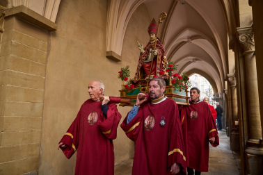Fotos del tradicional mercadillo de San Blas en Pamplona