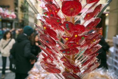 Fotos del tradicional mercadillo de San Blas en Pamplona