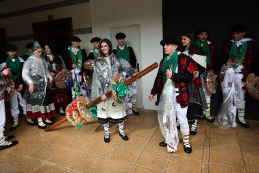Día de los Quintos por Santa Águeda en Alsasua.