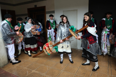 Día de los Quintos por Santa Águeda en Alsasua.