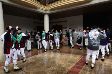 Día de los Quintos por Santa Águeda en Alsasua.