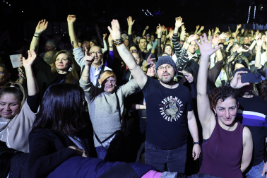 Fotos del festival Supernoventeros en el Navarra Arena