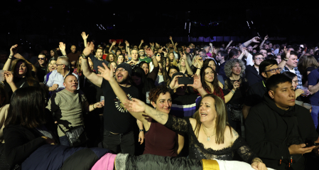Fotos del festival Supernoventeros en el Navarra Arena