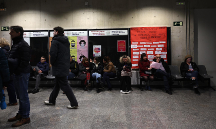 Fotos de la OPE de Administrativo que ha reunido a miles de personas en la UPNA