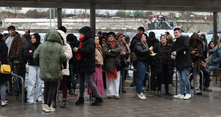 Fotos de la OPE de Administrativo que ha reunido a miles de personas en la UPNA