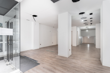 Amplio local comercial en el centro de Pamplona