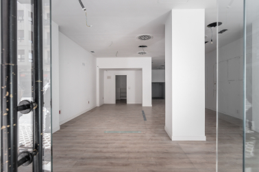 Amplio local comercial en el centro de Pamplona