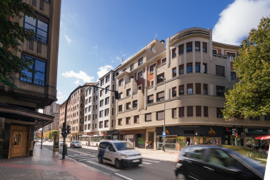 Amplio local comercial en el centro de Pamplona