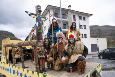 Desfile de carrozas en los Carnavales de Santesteban